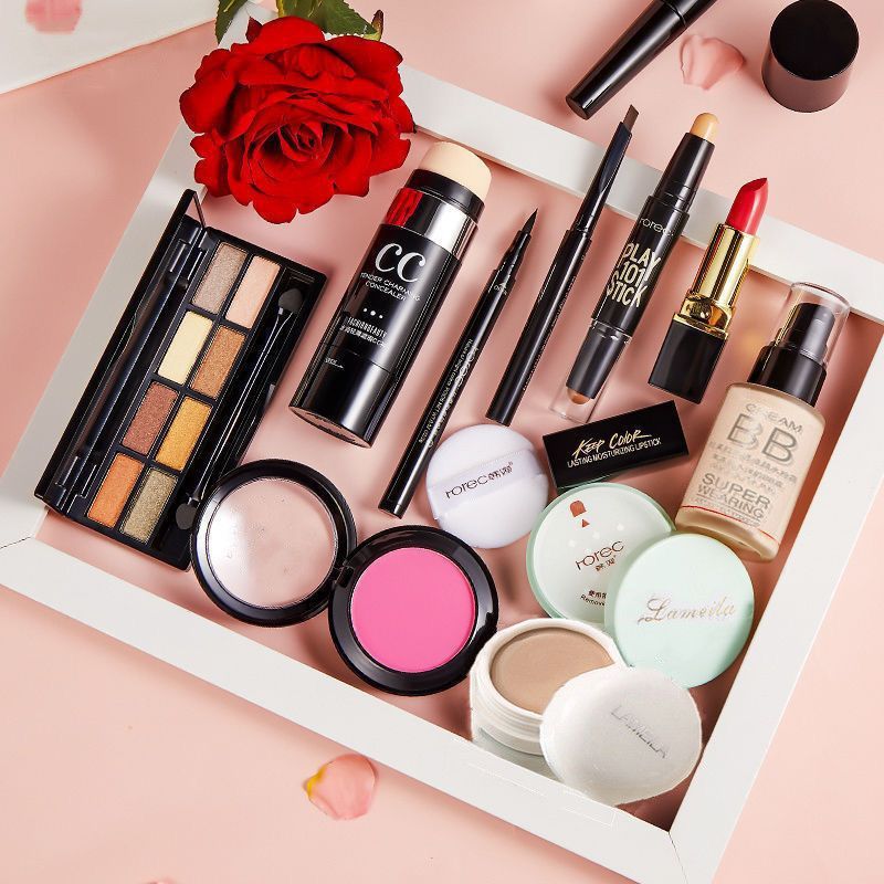 小杨美妆用品店在哪里